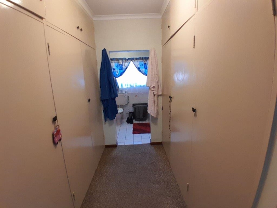 5 Bedroom Property for Sale in Geelhoutpark North West